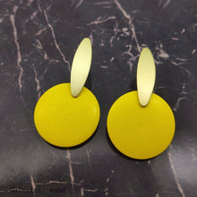 Load image into Gallery viewer, 2020 women fashion earrings irregular gold wavy earrings round wooden earrings earrings
