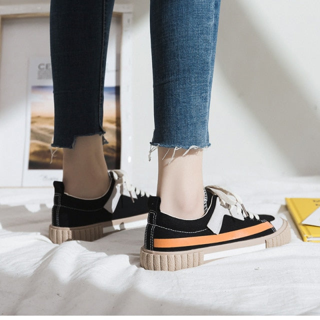 Women Shoes 2021 New Spring Fashion Women Canvas Shoes Casual Flats Striped Casual Vulcanize Shoes Fashion Style Female Sneakers