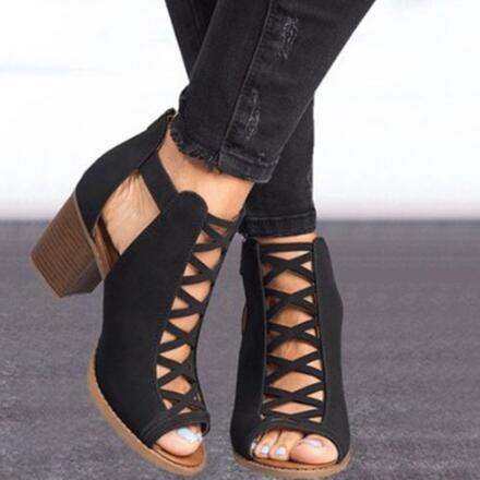 2021 Women Square Heel Sandals Peep Toe Hollow Out Chunky Gladiator Sandals with Strap Black Spring Summer Shoes